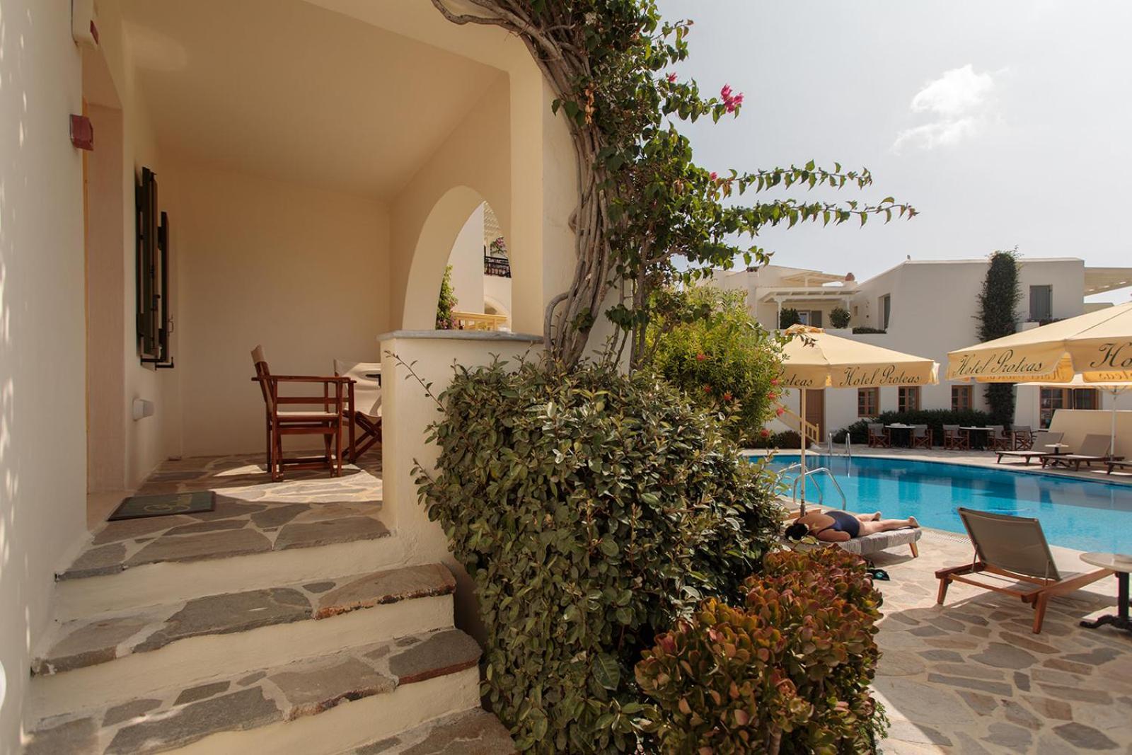 Proteas Hotel & Suites Agios Prokopios  Oda fotoğraf